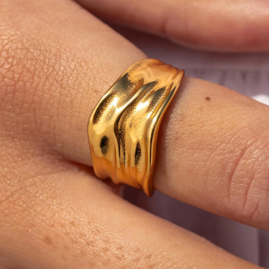 Vespera Ring